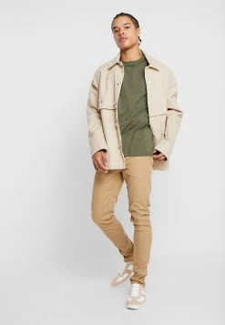 VaateMesta kauppa -VaateMesta kauppa ef71ec2b6d4742c7aa354aba8d4c5439