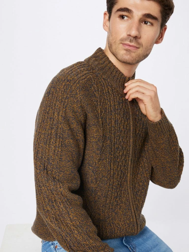 VaateMesta kauppa -VaateMesta kauppa c39309eaac3b70b5a9d4e758a1ca6898 768x1024 1